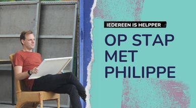 Collega Philippe tekent een schets op een canvas